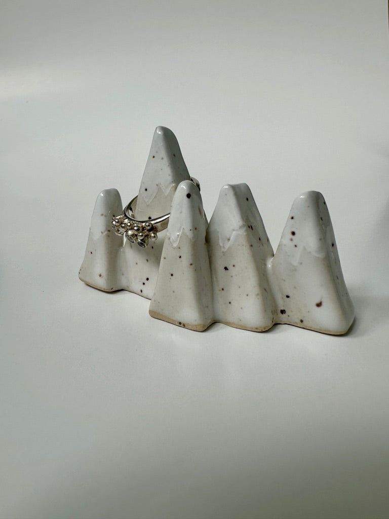 Mountain ring holder - Speckled