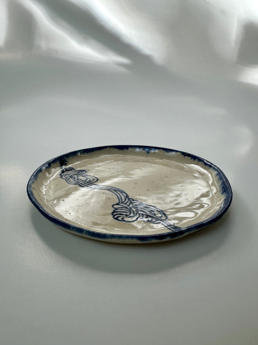 Small speckled knot plate