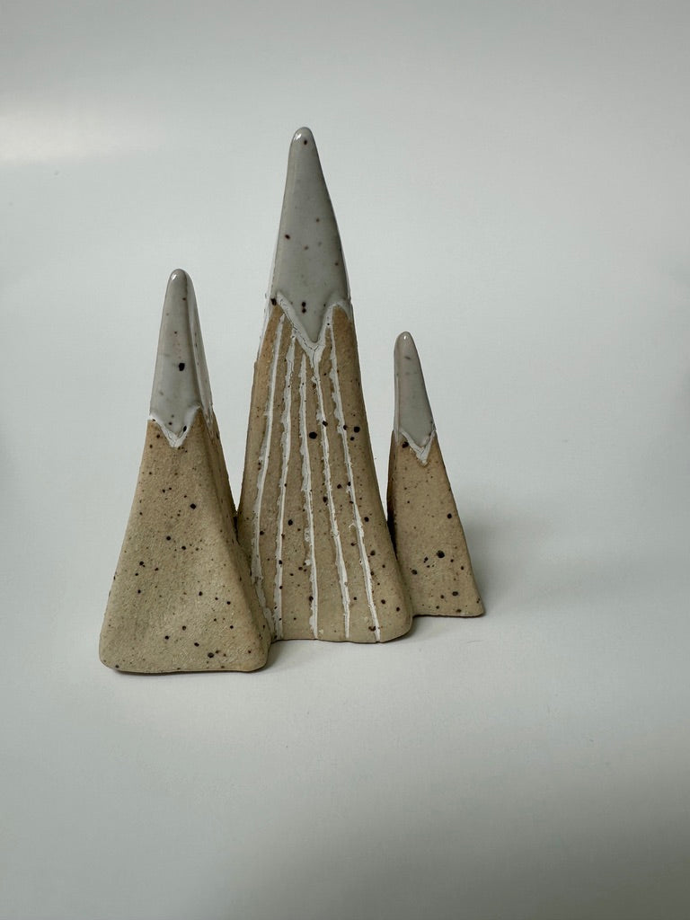 Mountain ring holder - Matte Speckle 3