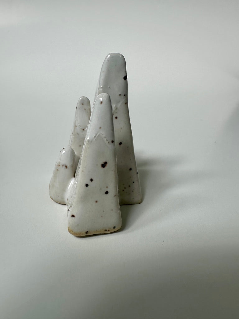 Mountain ring holder - Stoneware White