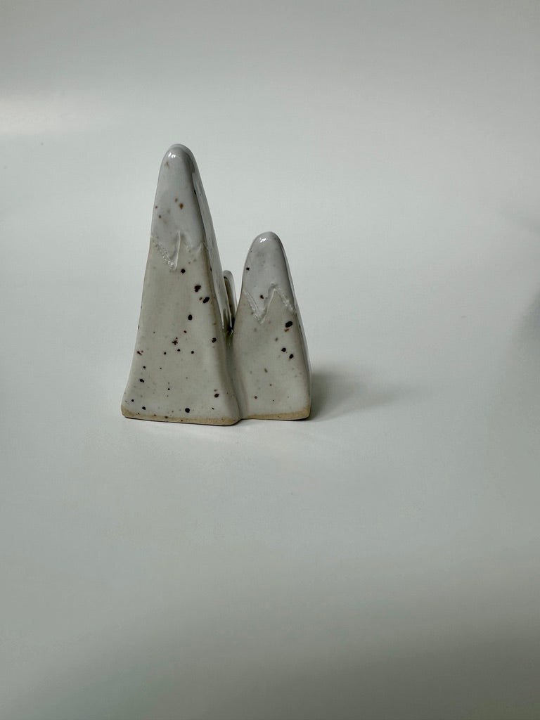 Mountain ring holder - Speckled