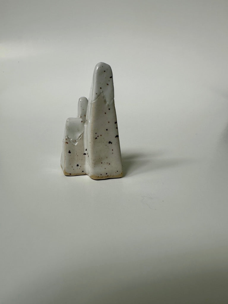 Mountain ring holder - Speckled