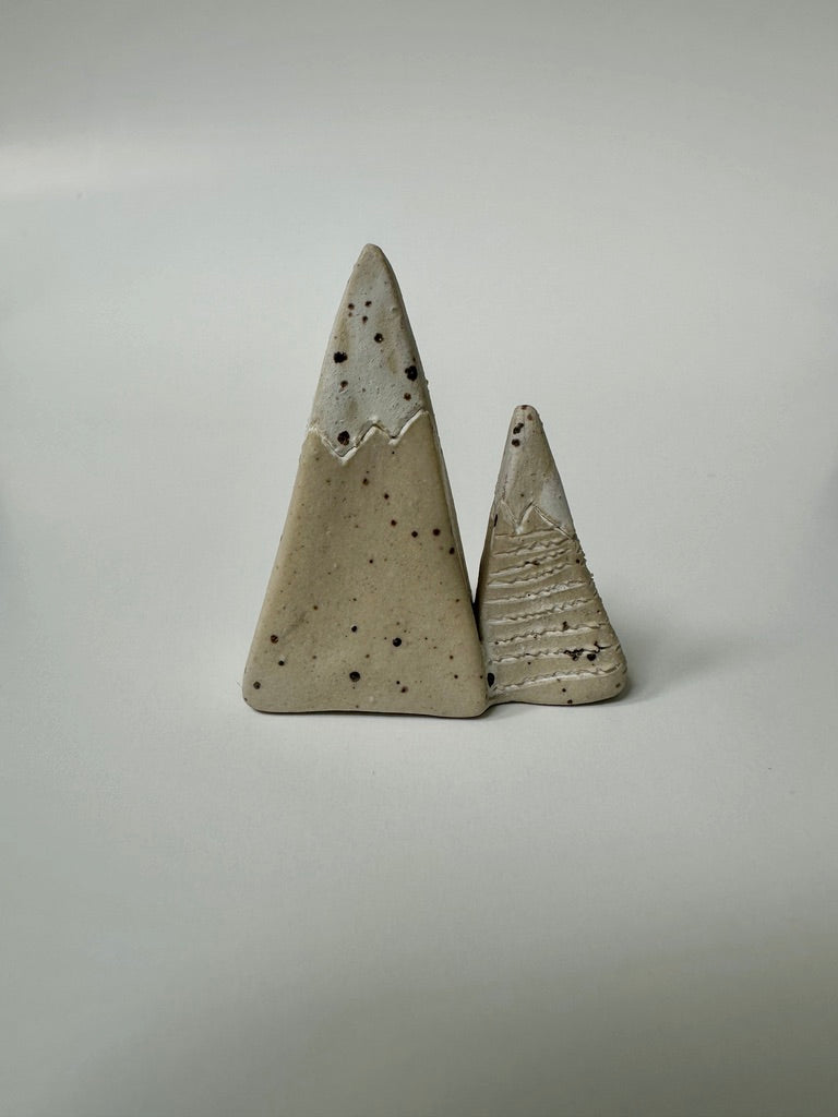 Mountain ring holder - Matte Speckle