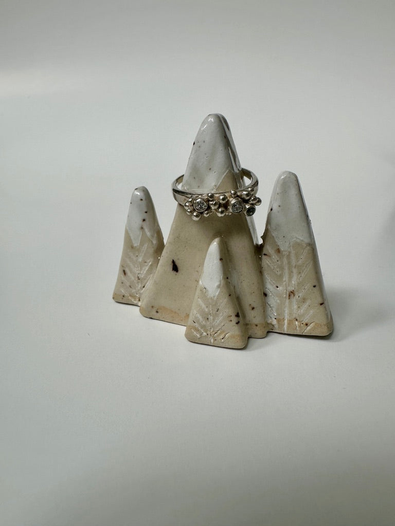 Mountain ring holder - Speckle 4