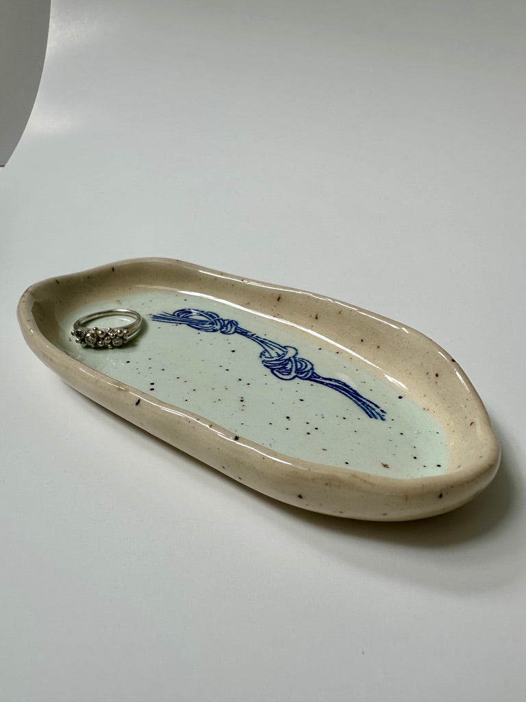 Robin's Egg Knot - stoneware
