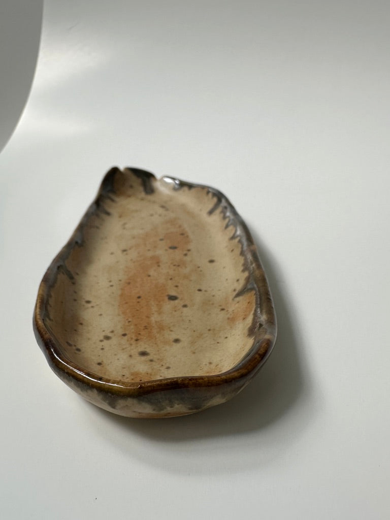 'leeather' plate - porcelain