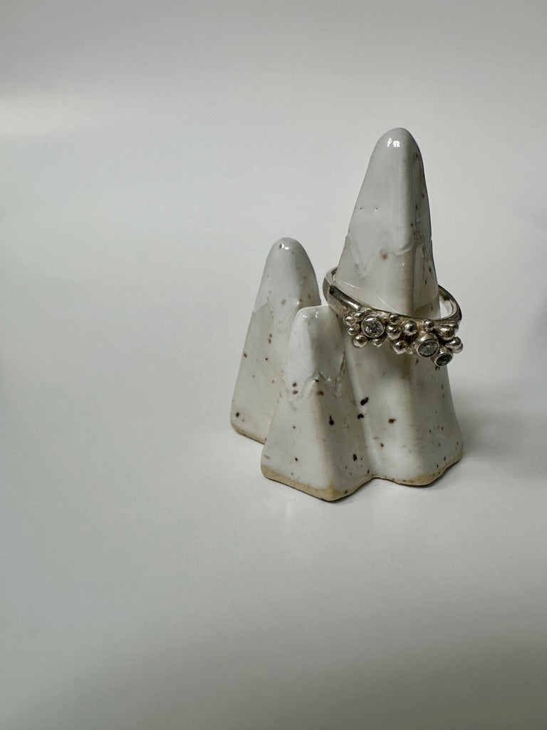 Mountain ring holder - Speckled