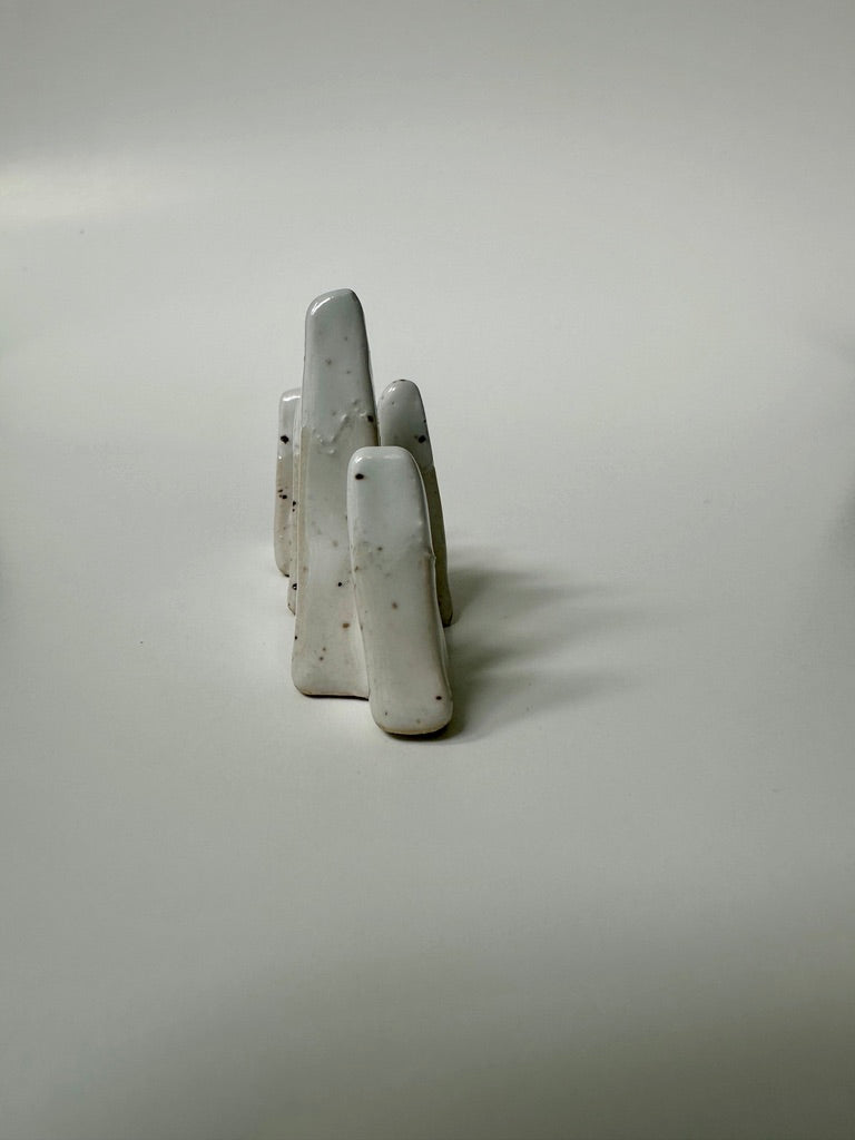 Mountain ring holder - Speckled