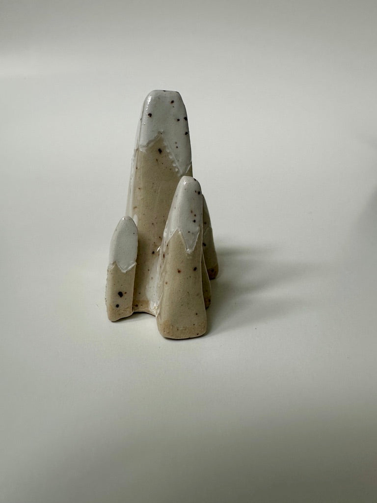 Mountain ring holder - Speckle 4