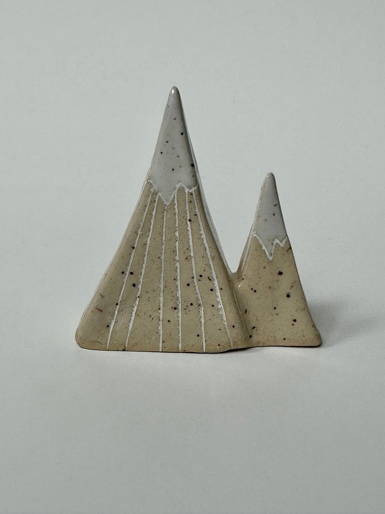 Mountain ring holder