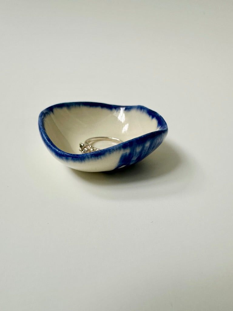 Little porcelain flower run - porcelain