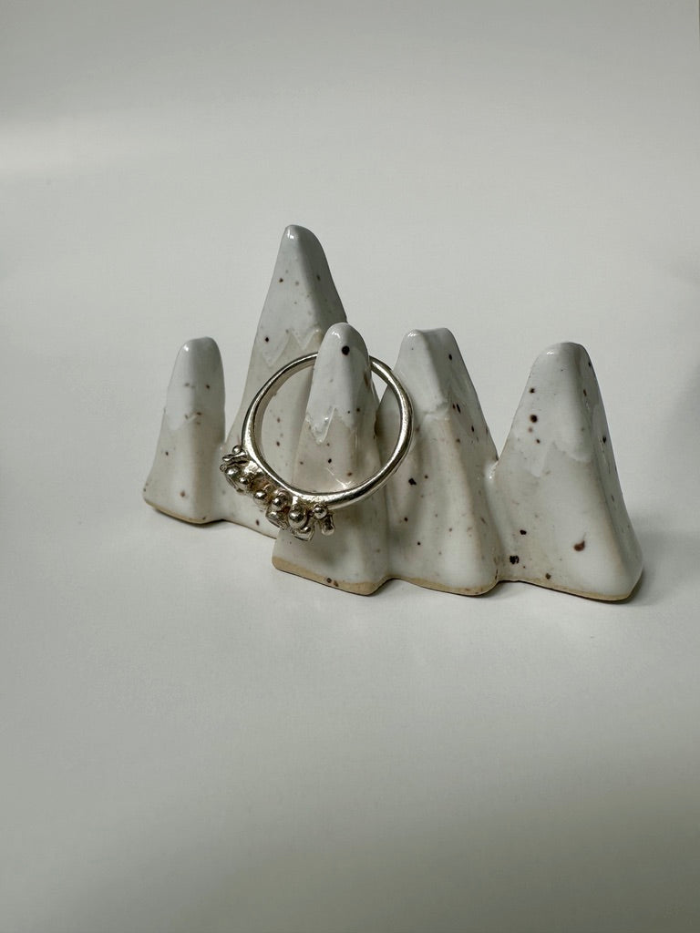 Mountain ring holder - Speckled