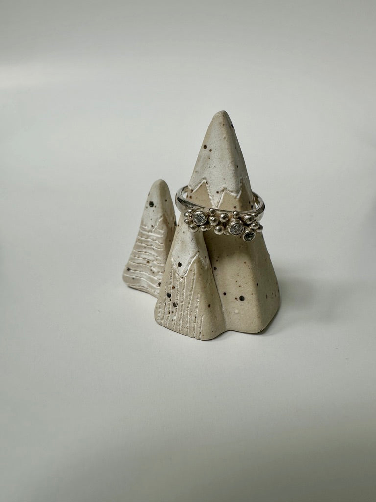 Mountain ring holder - Matte Speckle