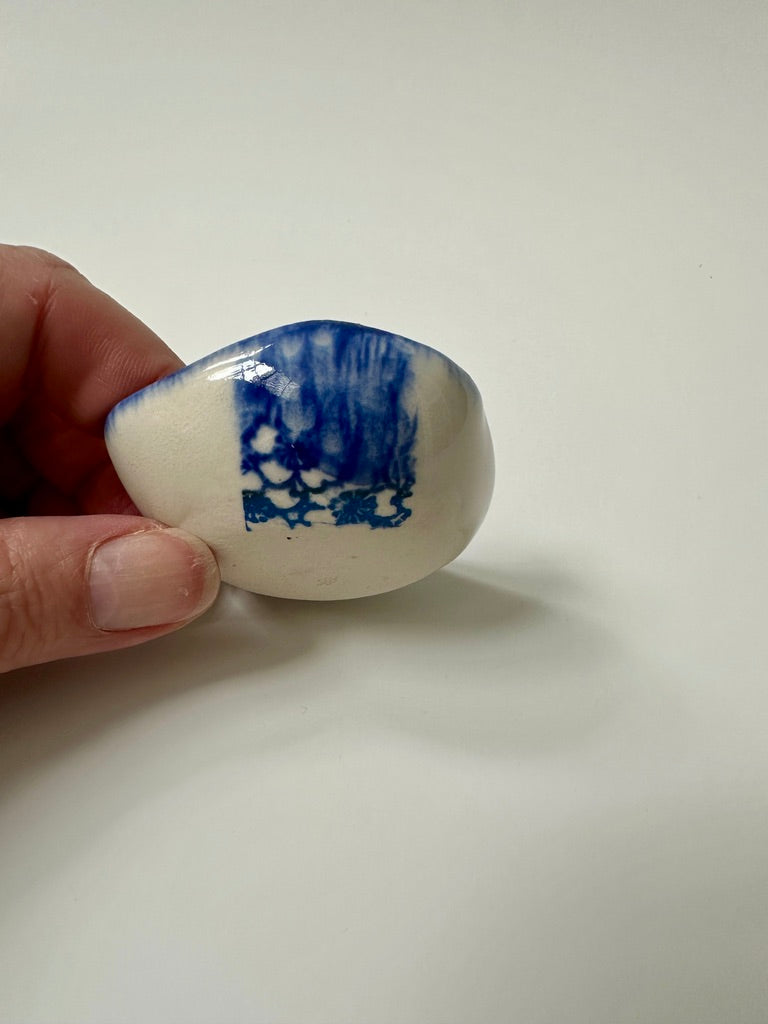Little porcelain flower run - porcelain