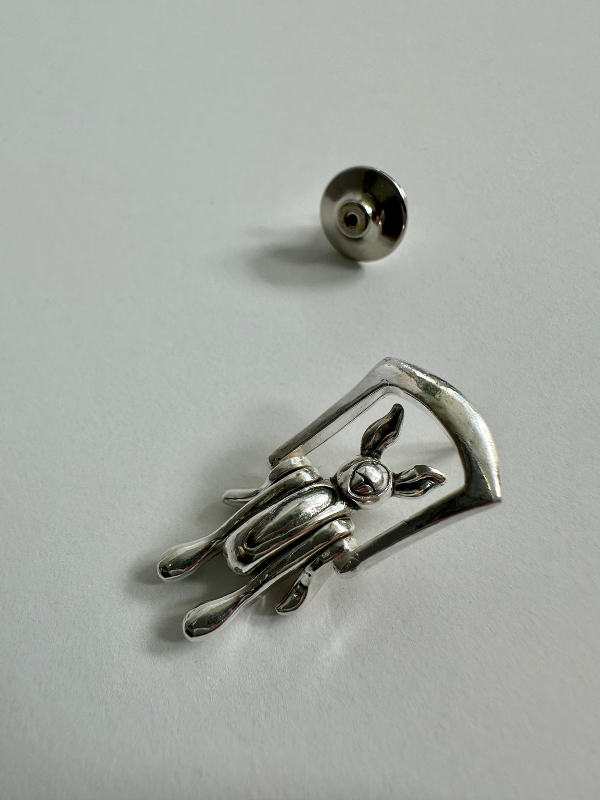 'Olive' Lapel Pin