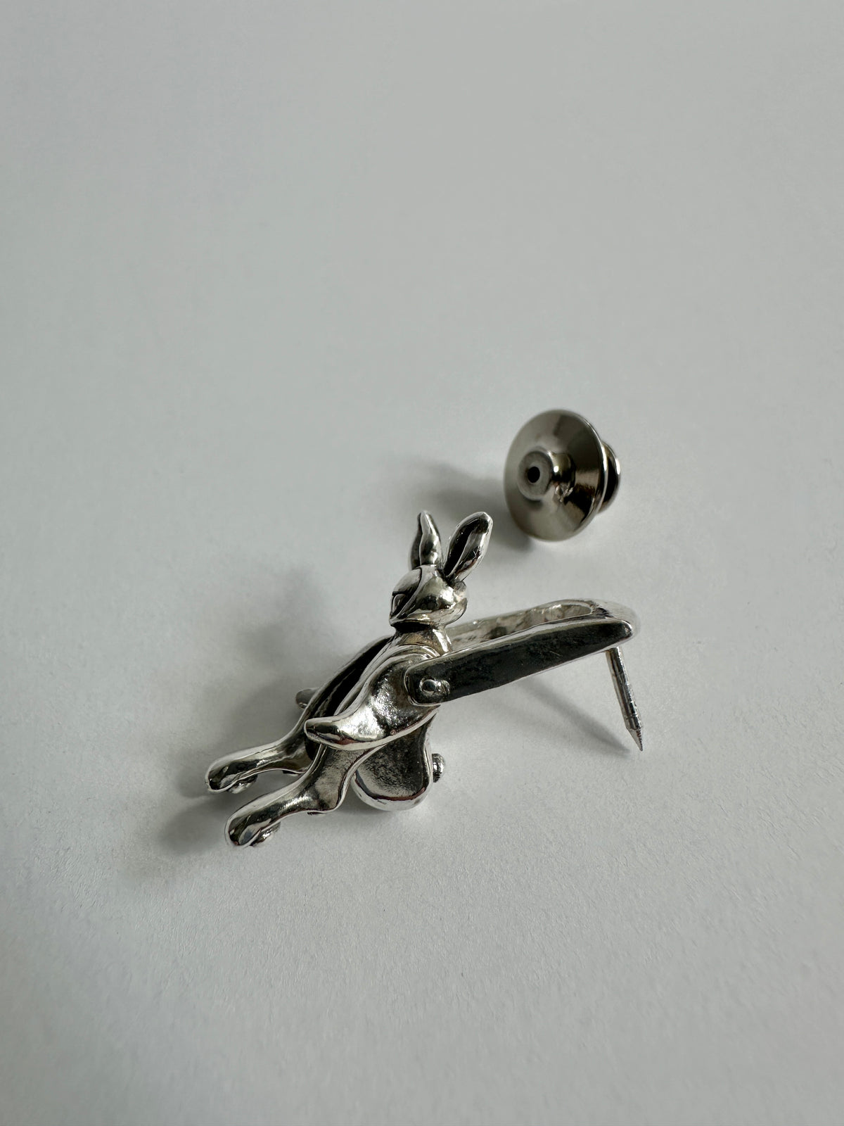 'Olive' Lapel Pin