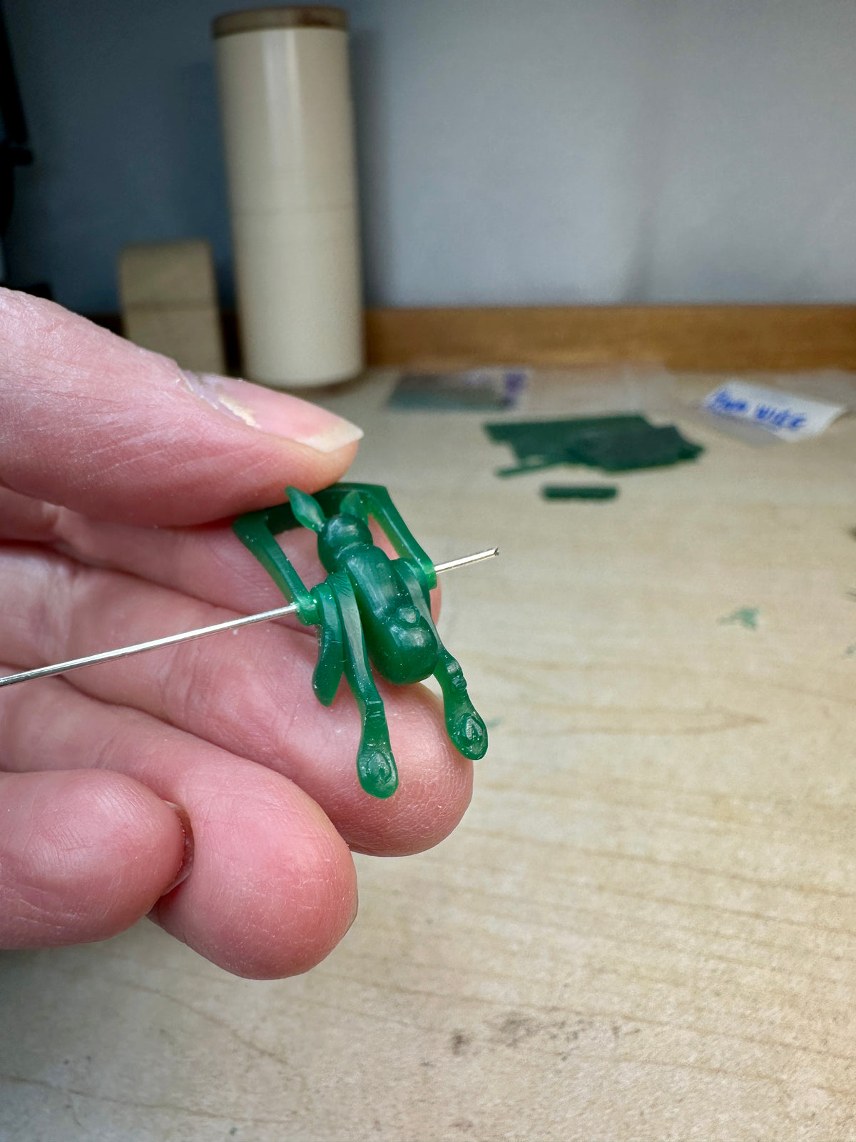 'Olive' Lapel Pin